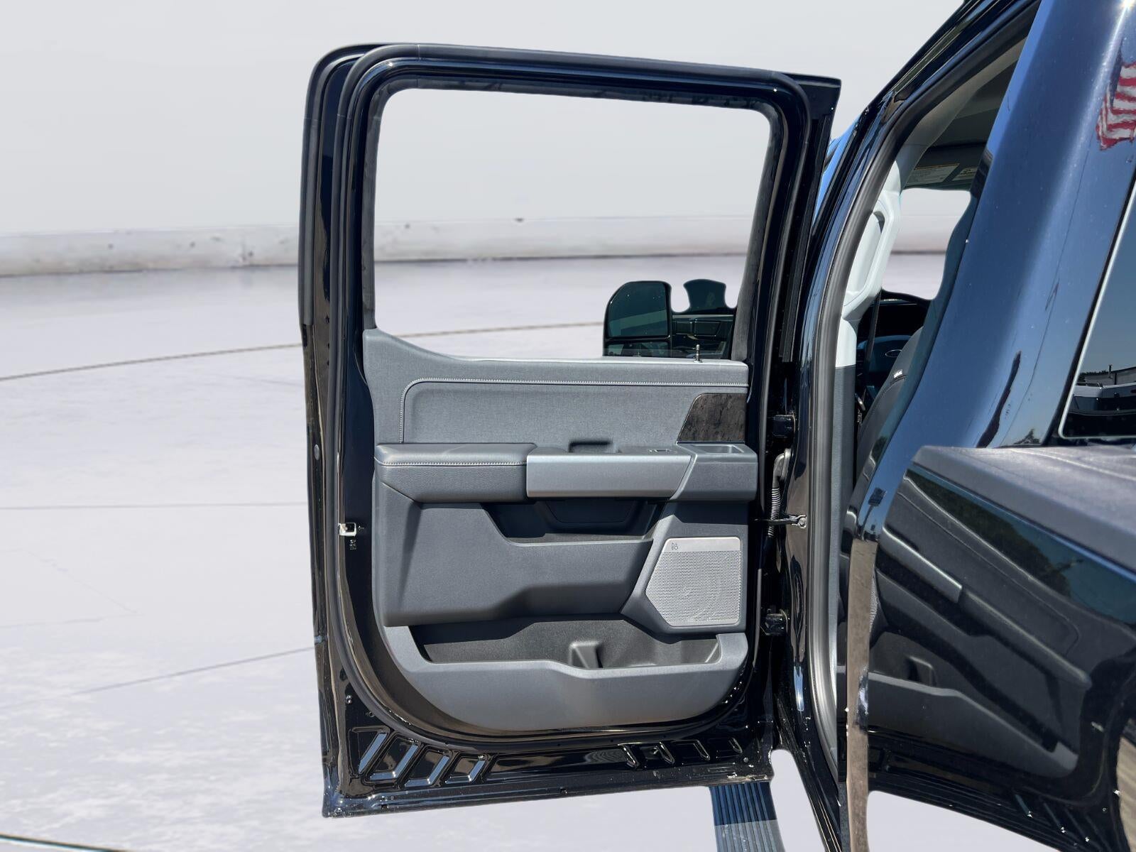 2026 Ford Super Duty F-350 Lariat