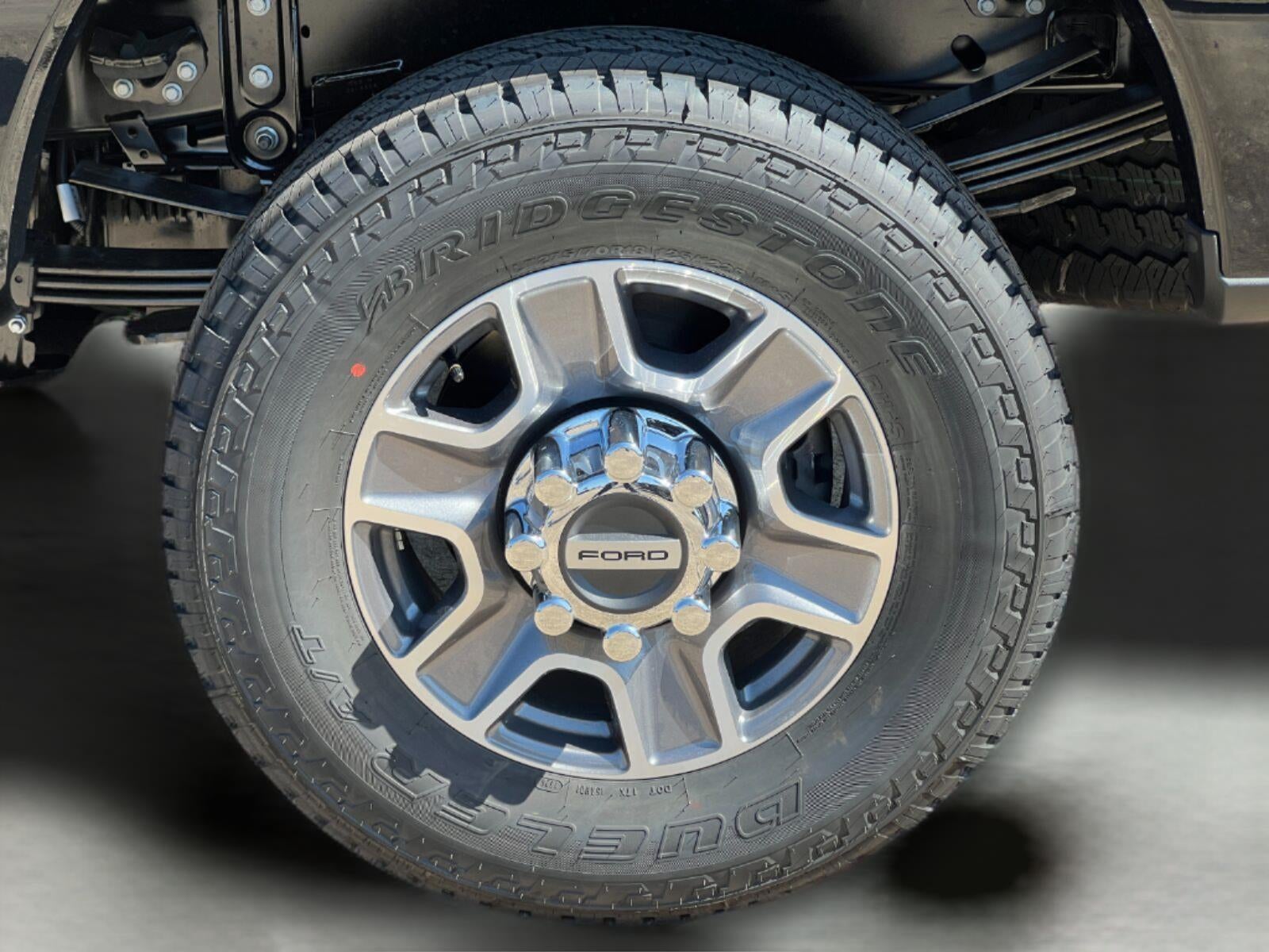 2026 Ford Super Duty F-350 Lariat