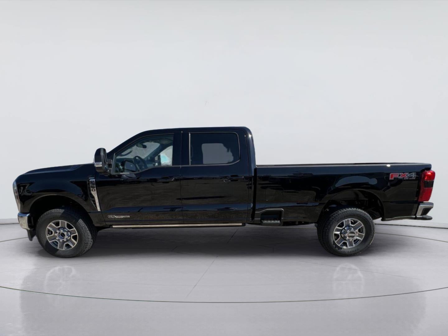 2026 Ford Super Duty F-350 Lariat