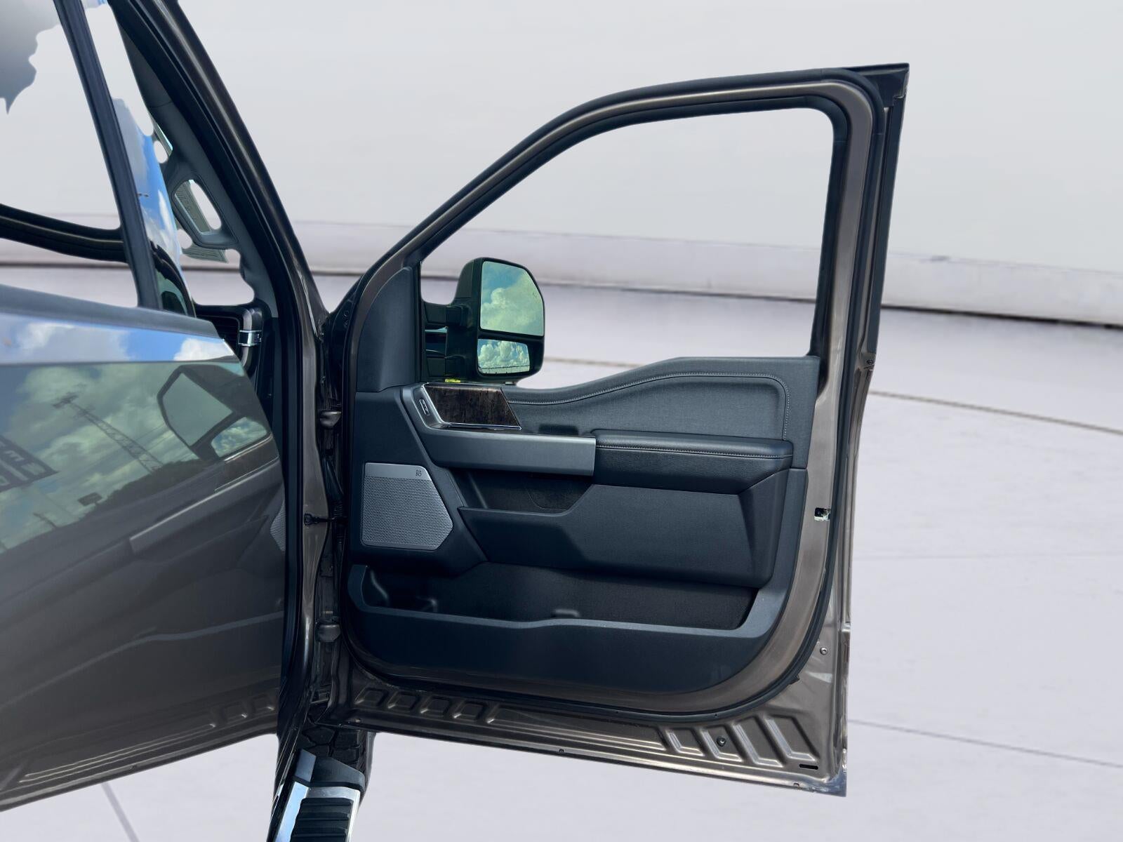 2023 Ford Super Duty F-350 SRW LARIAT
