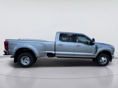 2027 Ford Super Duty F-350 DRW King Ranch