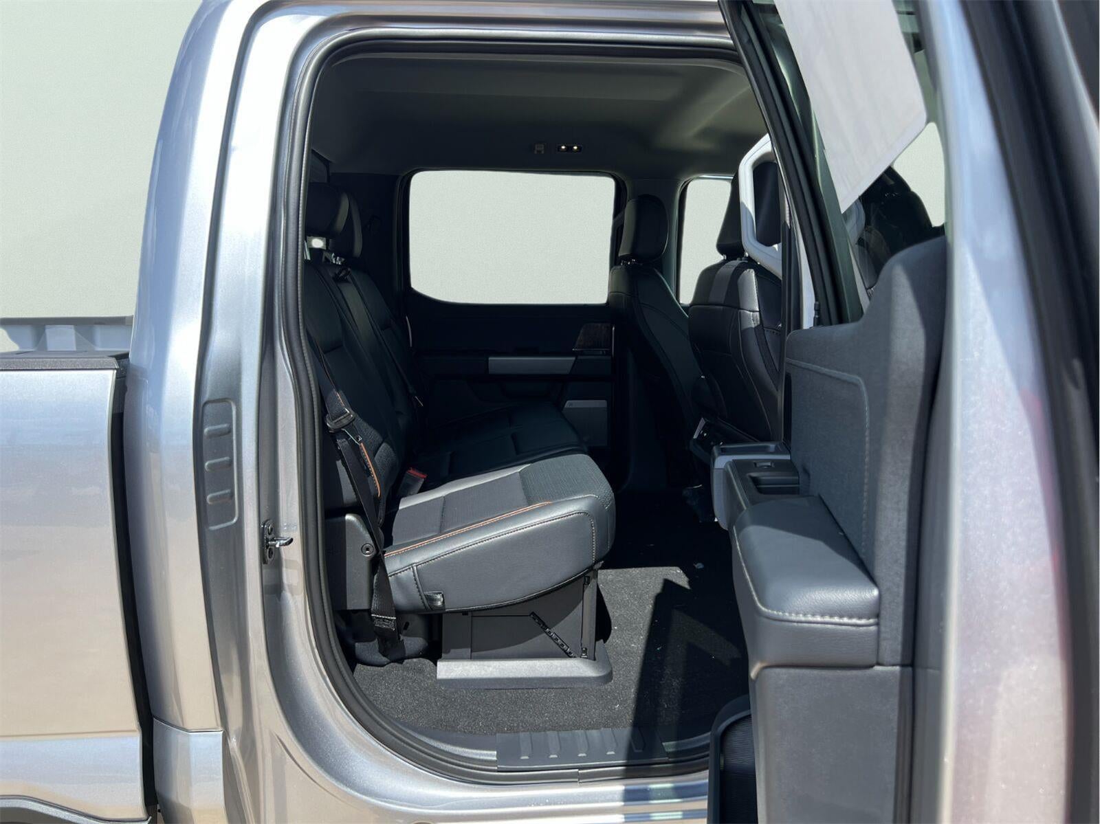 2027 Ford Super Duty F-350 DRW King Ranch