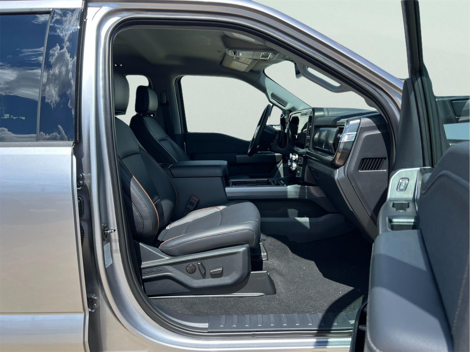 2027 Ford Super Duty F-350 DRW King Ranch