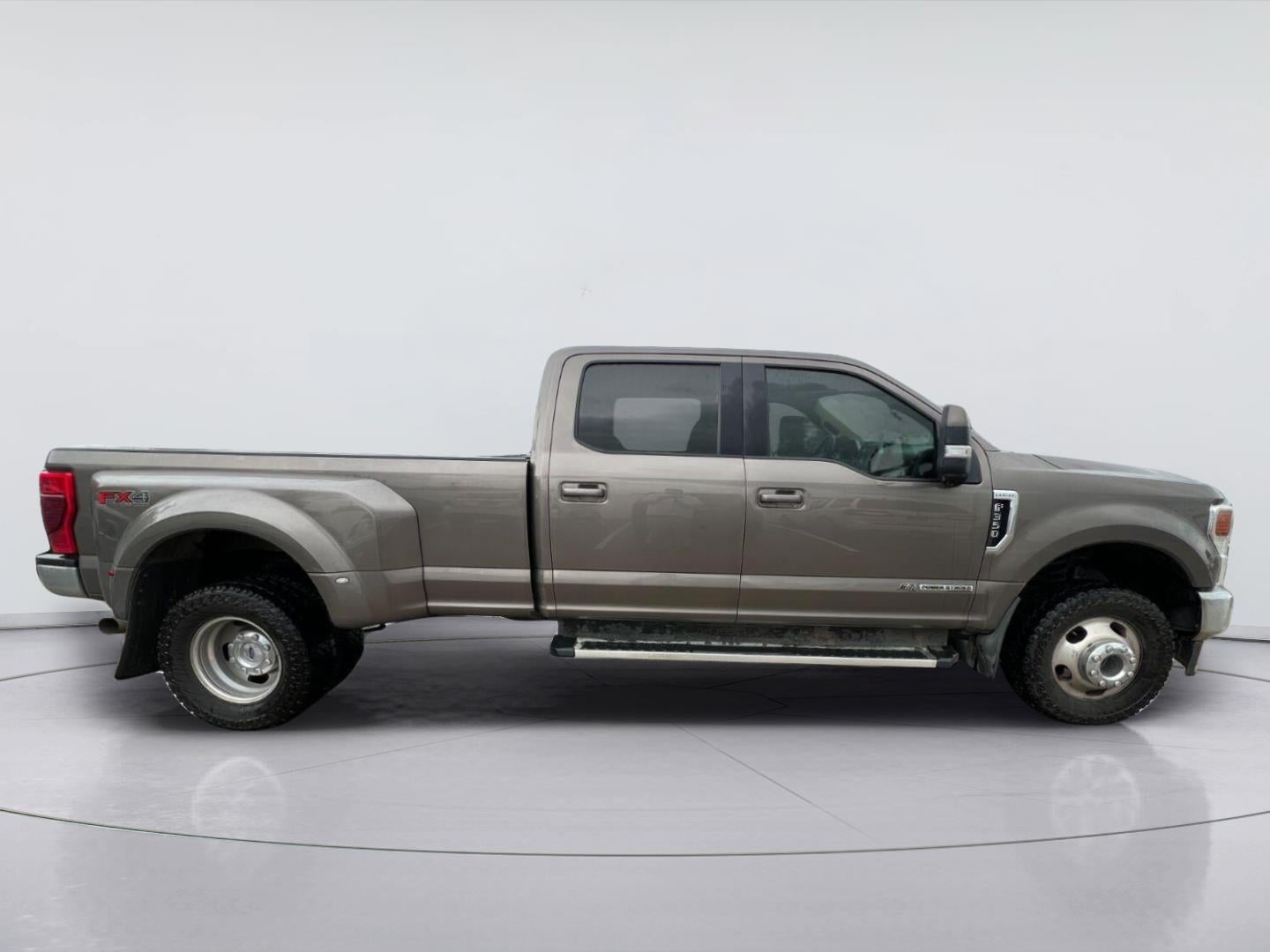 2022 Ford Super Duty F-350 DRW Lariat