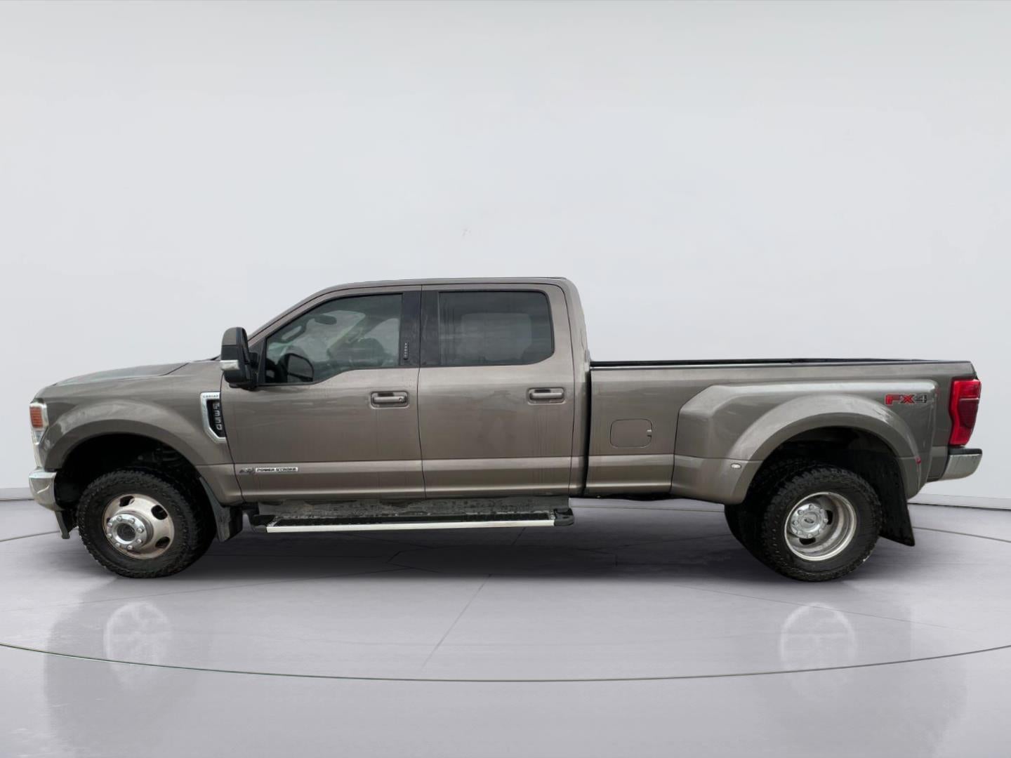 2022 Ford Super Duty F-350 DRW Lariat