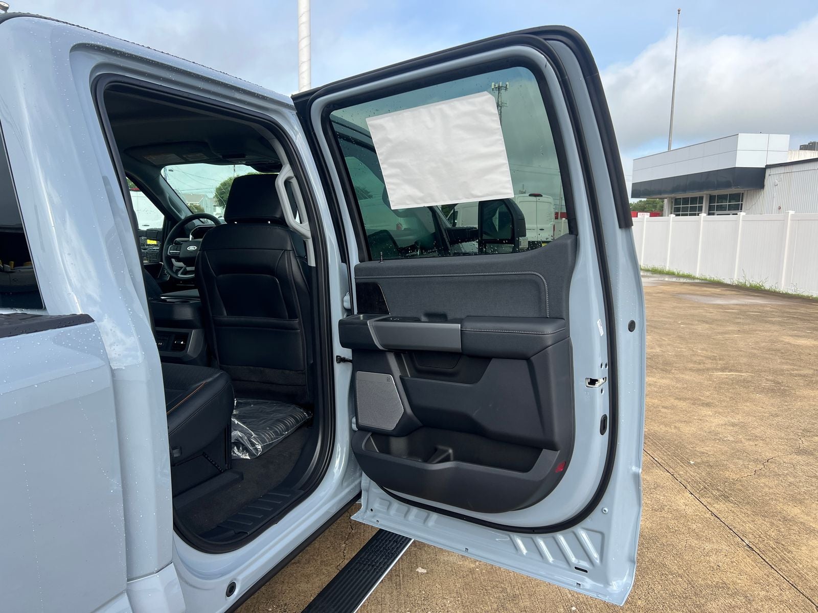 2026 Ford F-350SD Lariat DRW