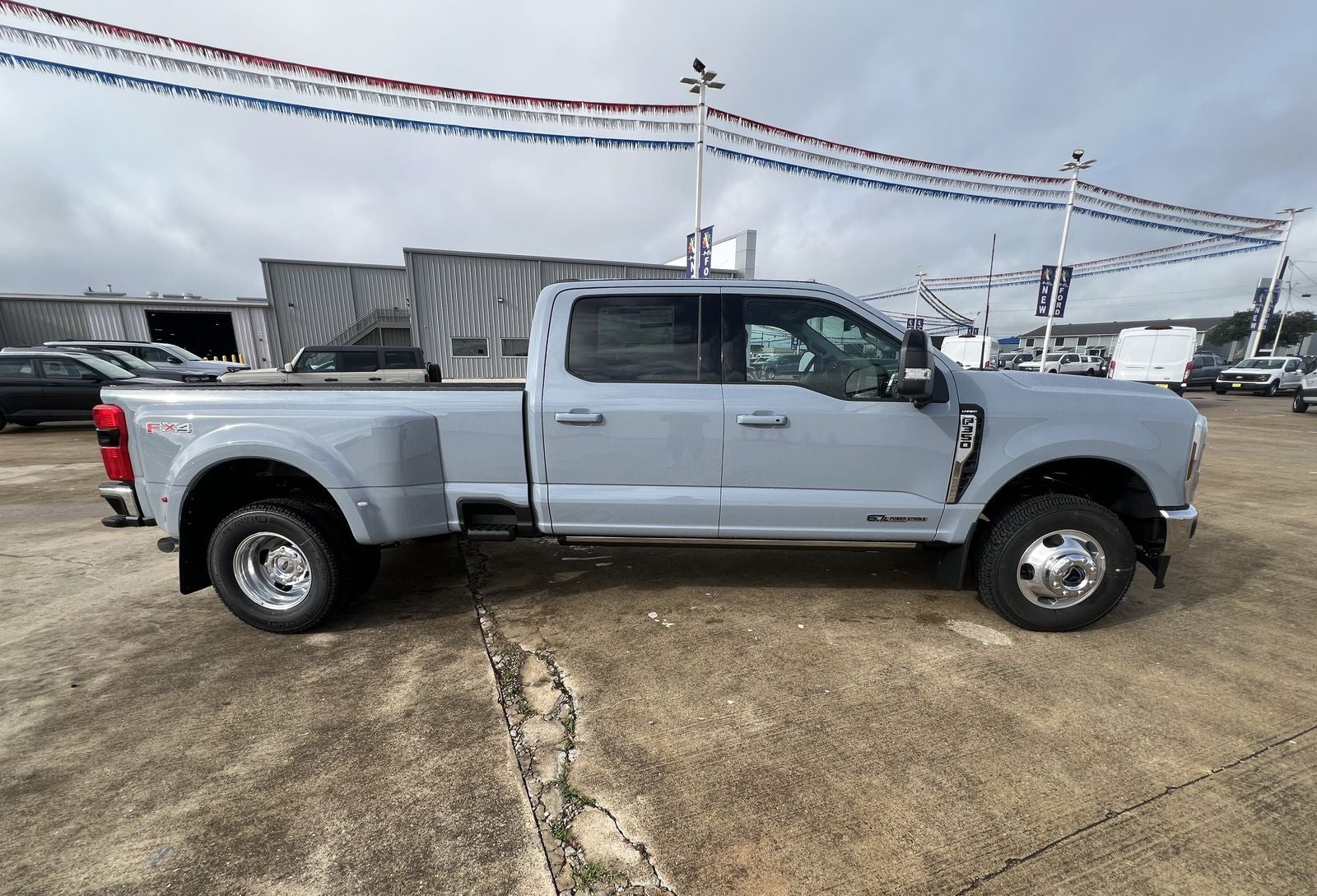 2026 Ford F-350SD Lariat DRW