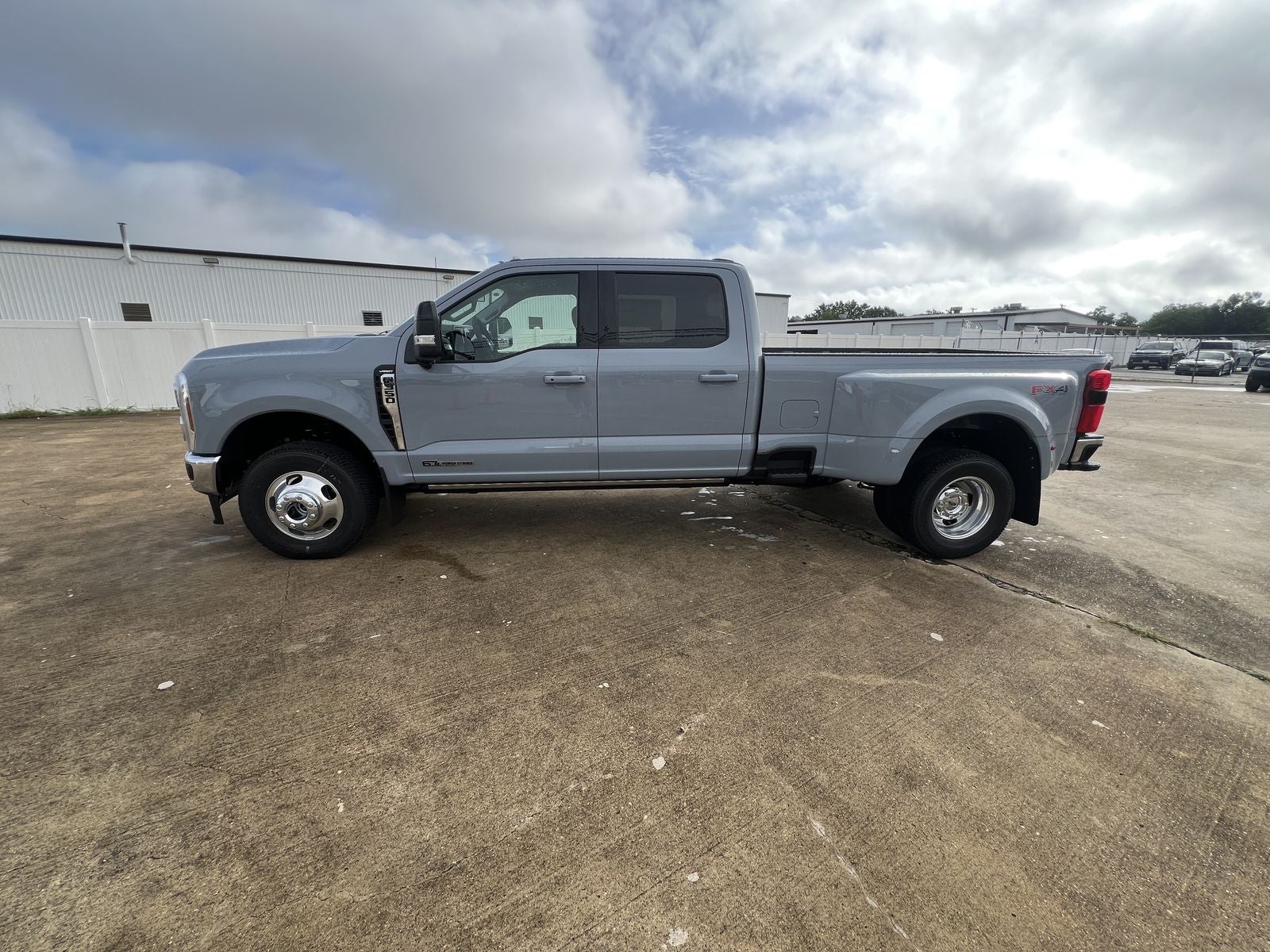 2026 Ford F-350SD Lariat DRW