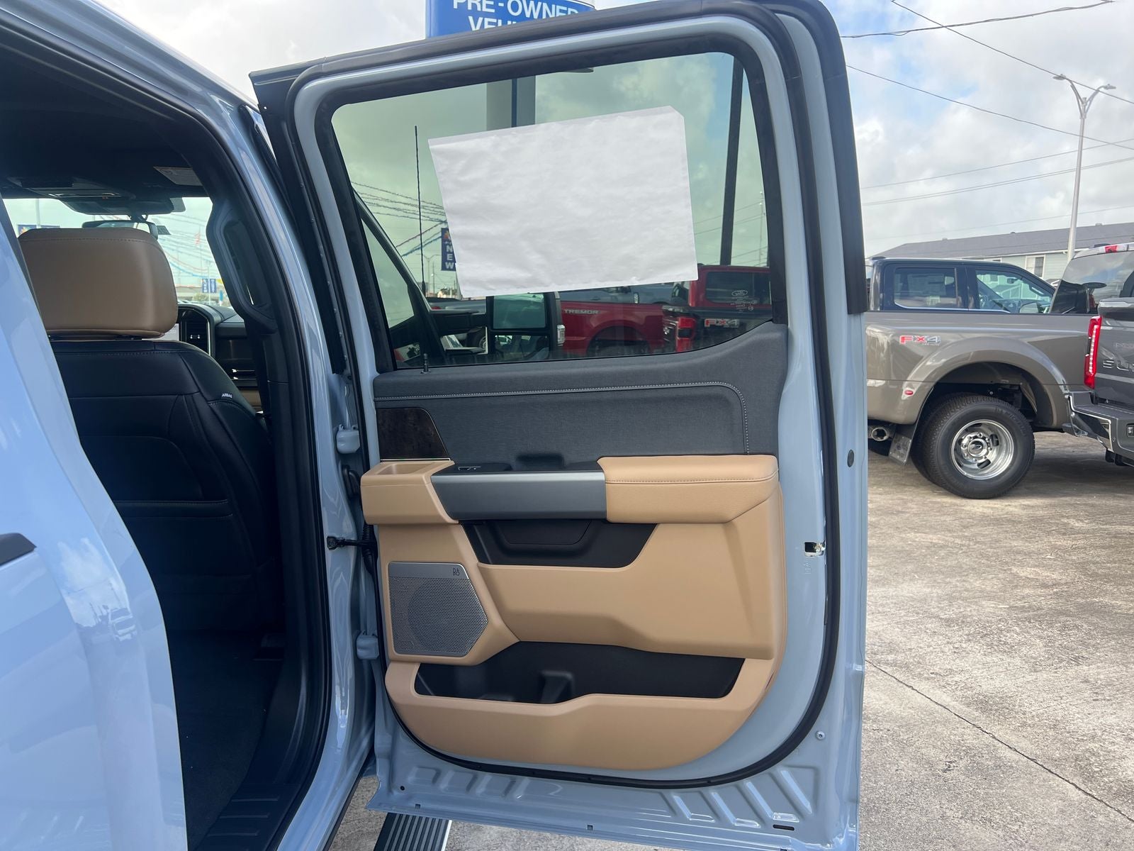 2026 Ford F-350SD Lariat DRW