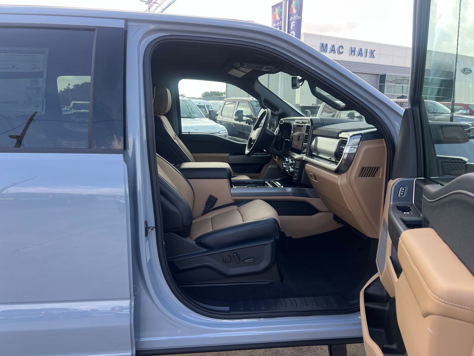 2026 Ford F-350SD Lariat DRW