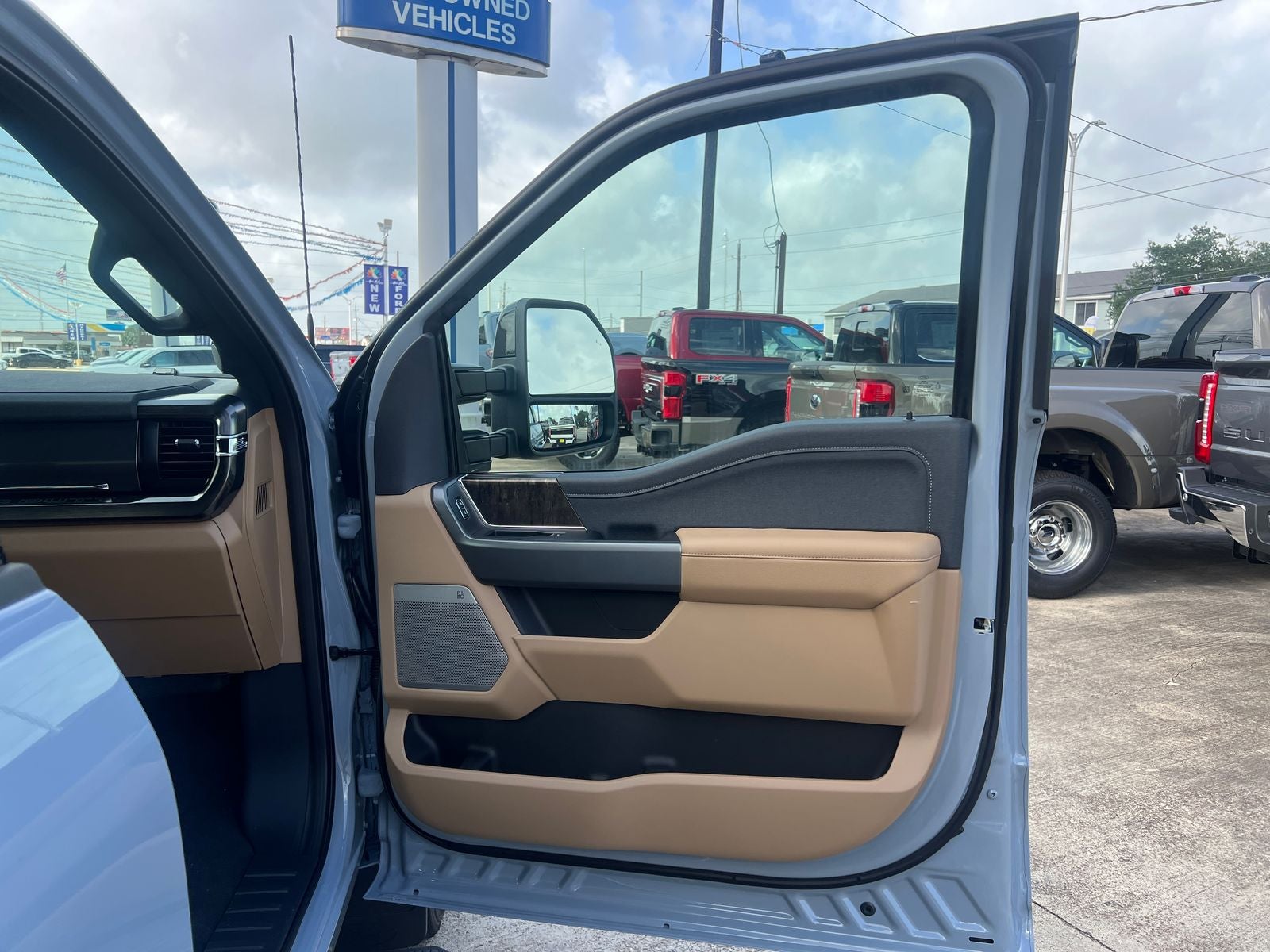 2026 Ford F-350SD Lariat DRW
