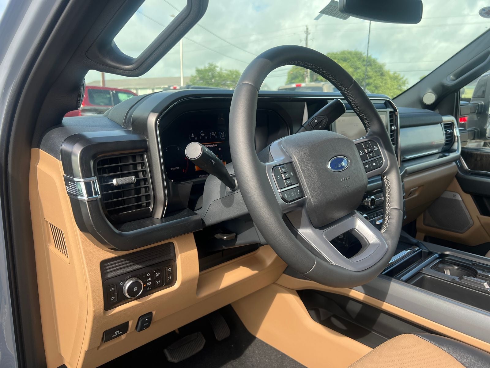 2026 Ford F-350SD Lariat DRW