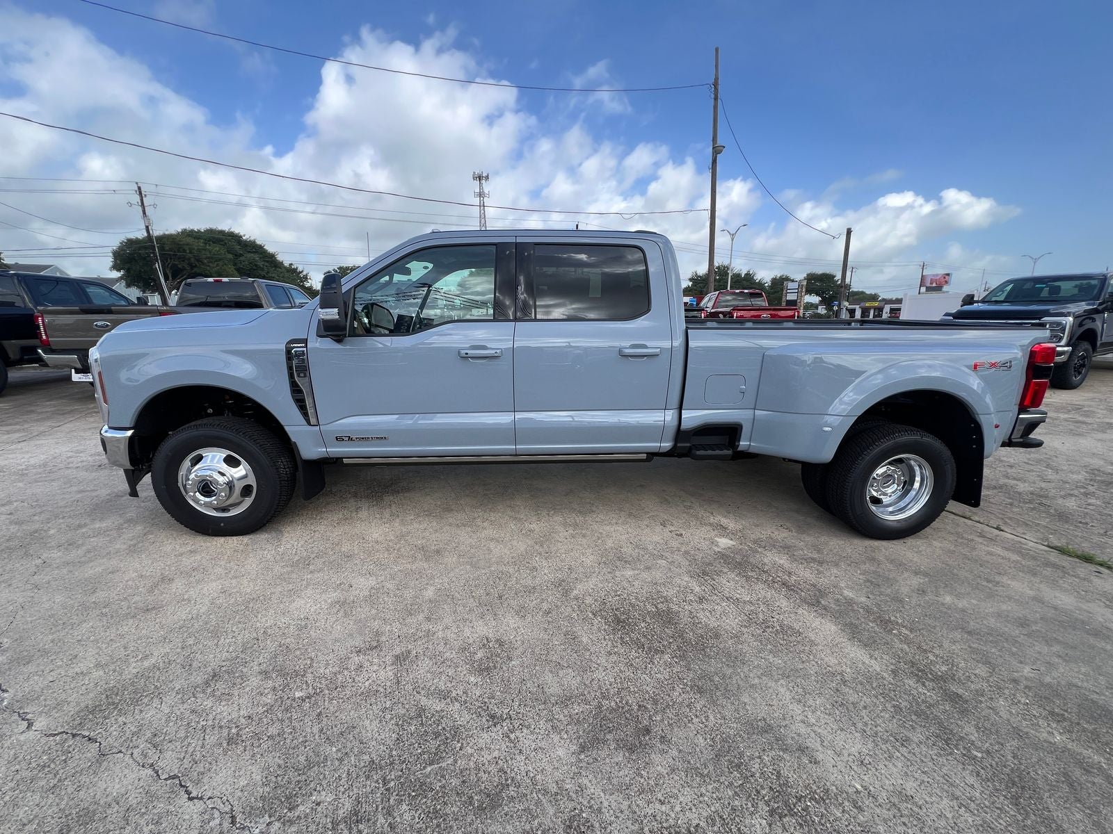 2026 Ford F-350SD Lariat DRW