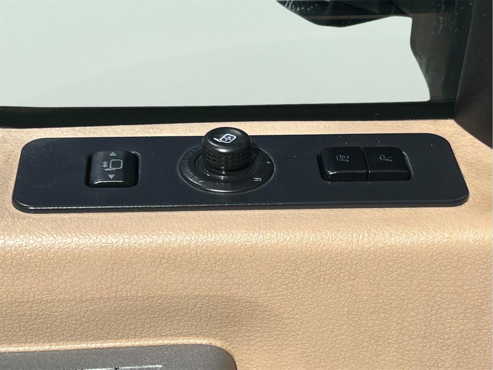 2015 Ford Super Duty F-350 DRW Lariat