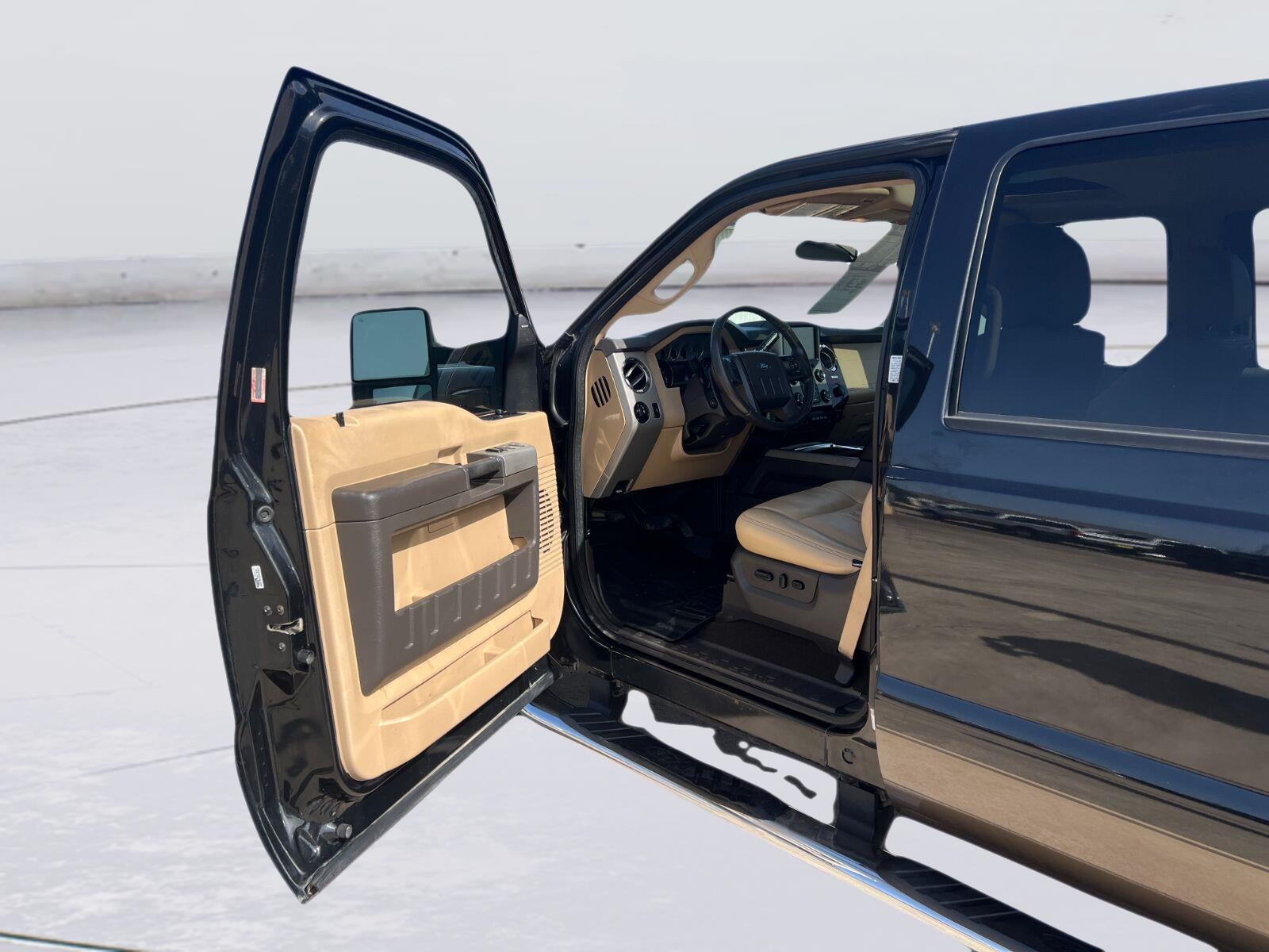 2015 Ford Super Duty F-350 DRW Lariat