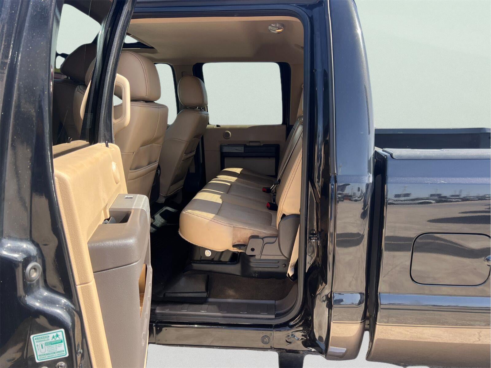 2015 Ford Super Duty F-350 DRW Lariat