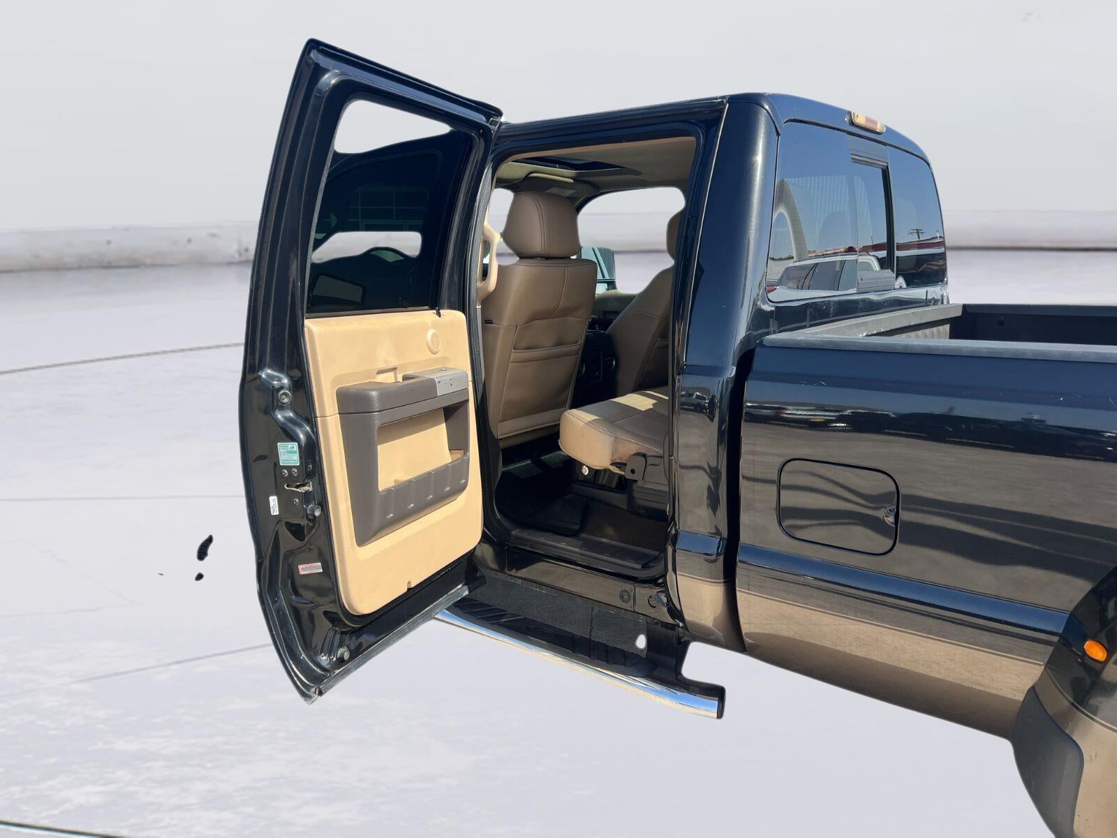 2015 Ford Super Duty F-350 DRW Lariat
