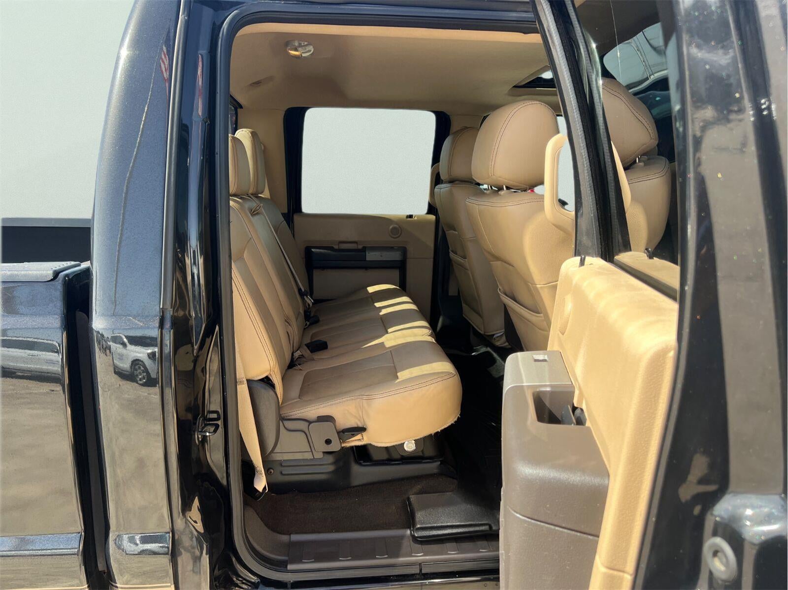 2015 Ford Super Duty F-350 DRW Lariat