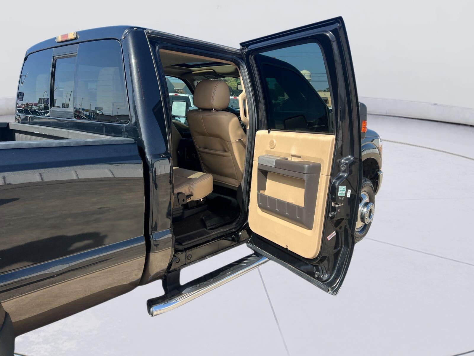 2015 Ford Super Duty F-350 DRW Lariat