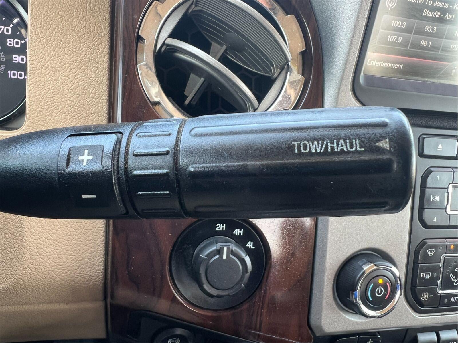 2015 Ford Super Duty F-350 DRW Lariat