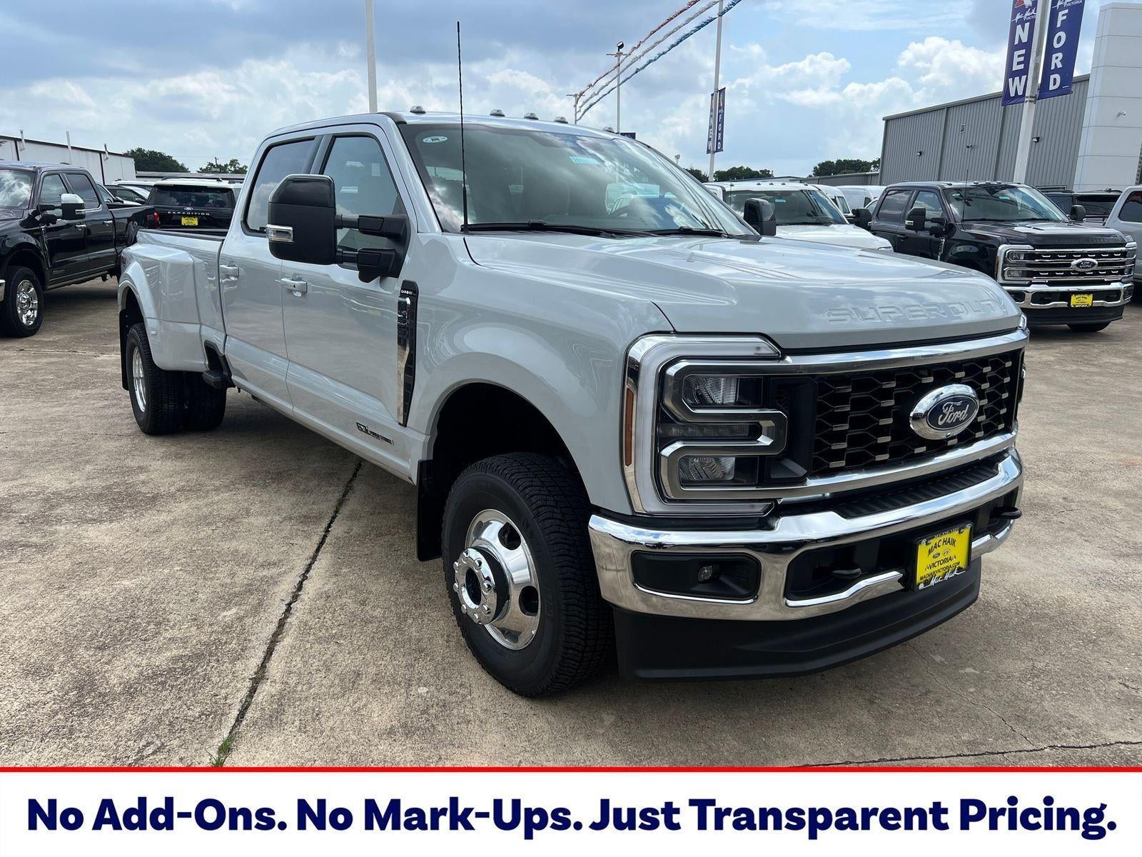 2026 Ford Super Duty F-350 DRW Lariat