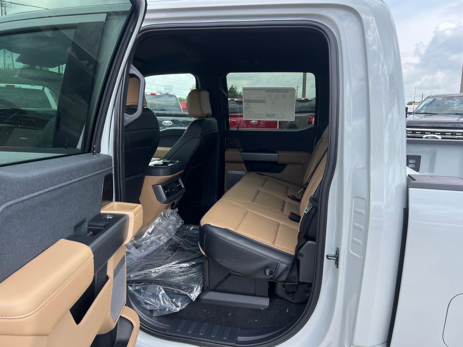 2026 Ford Super Duty F-350 DRW Lariat