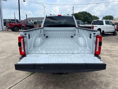 2026 Ford Super Duty F-350 DRW Lariat