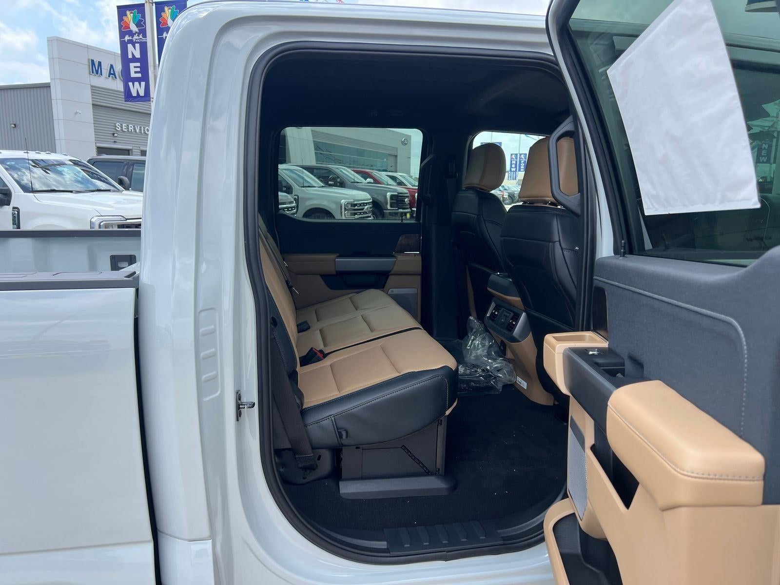 2026 Ford Super Duty F-350 DRW Lariat