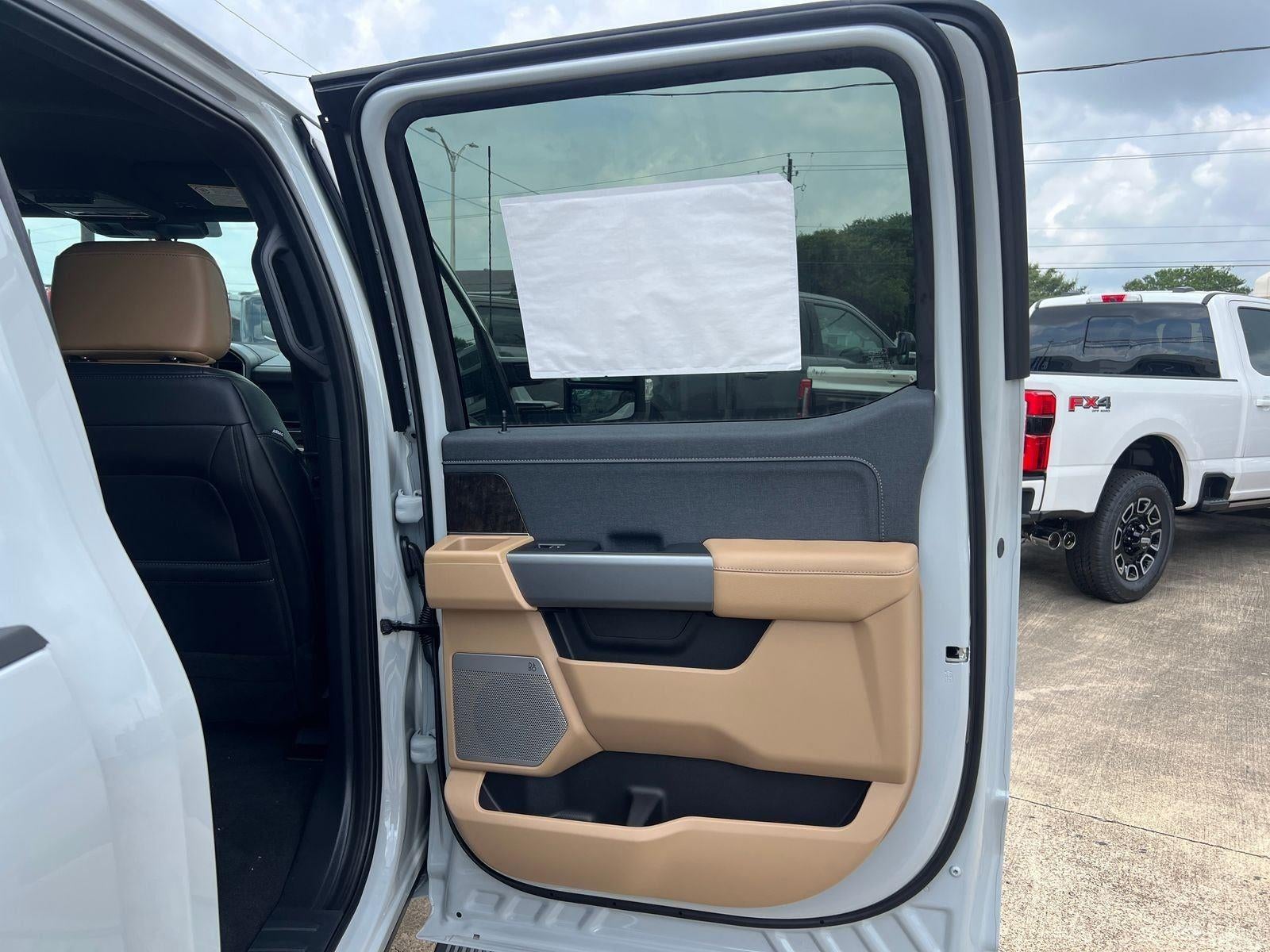 2026 Ford Super Duty F-350 DRW Lariat