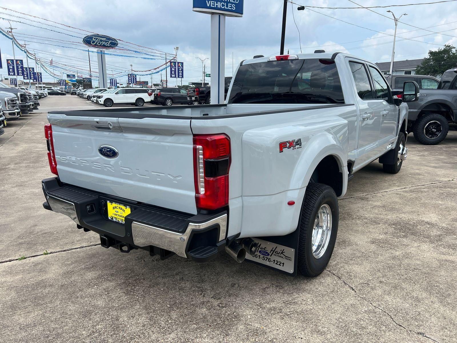 2026 Ford Super Duty F-350 DRW Lariat