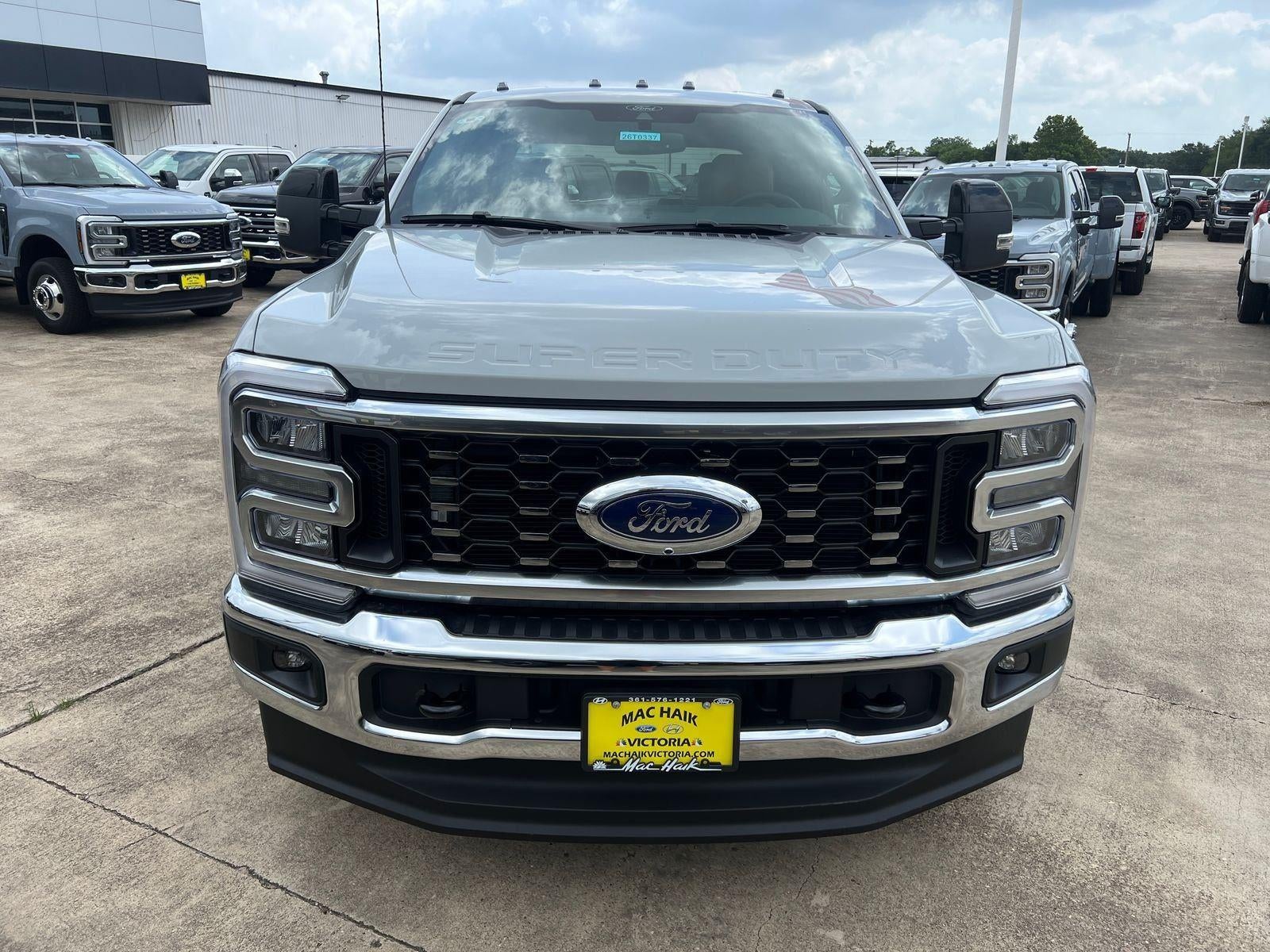 2026 Ford Super Duty F-350 DRW Lariat