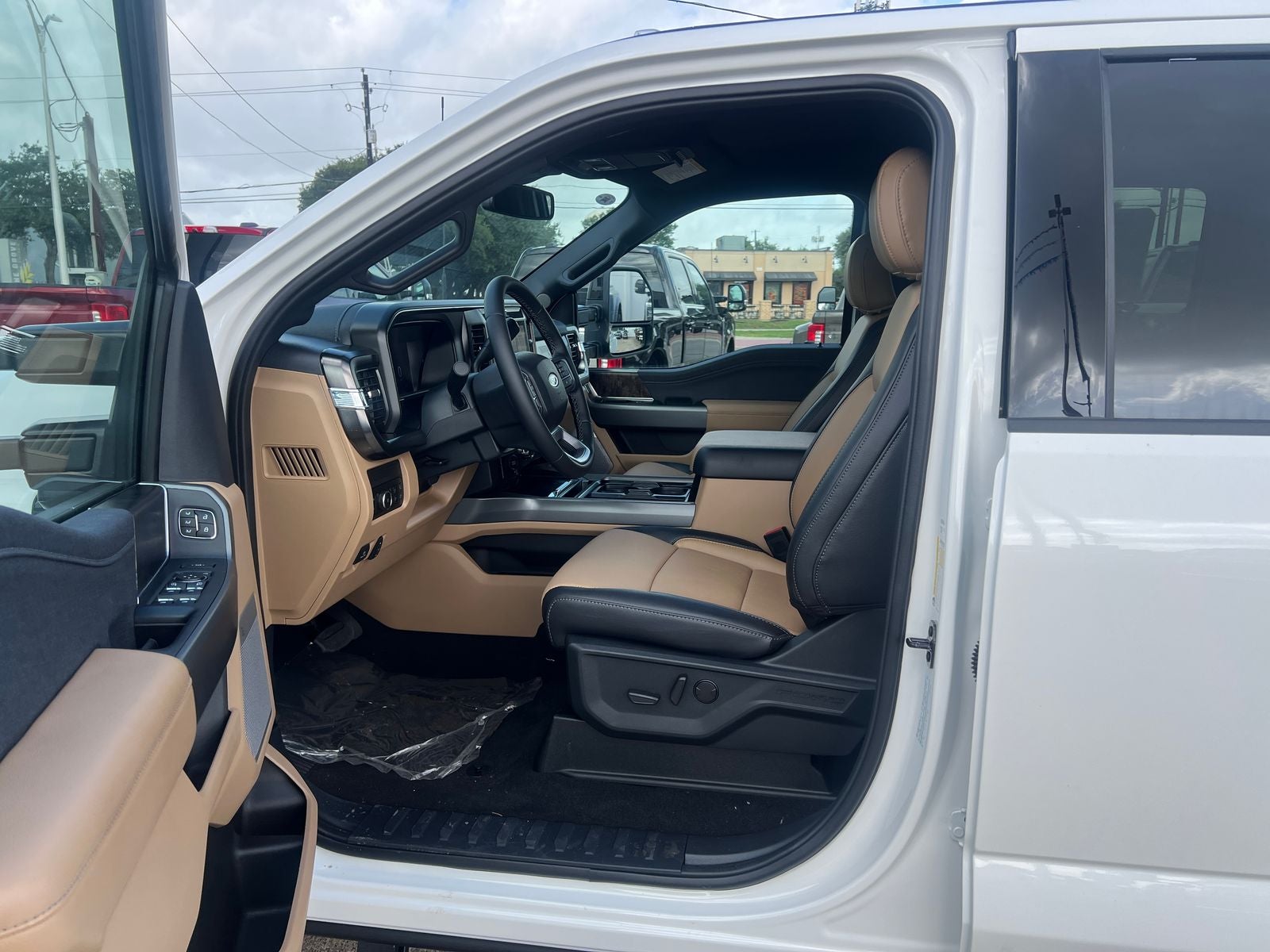 2026 Ford F-350SD Lariat DRW