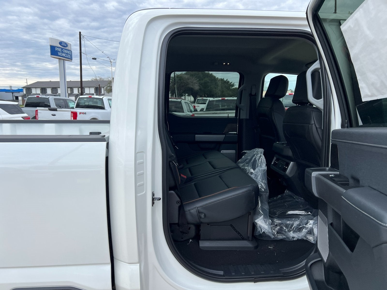 2026 Ford F-350SD Lariat DRW