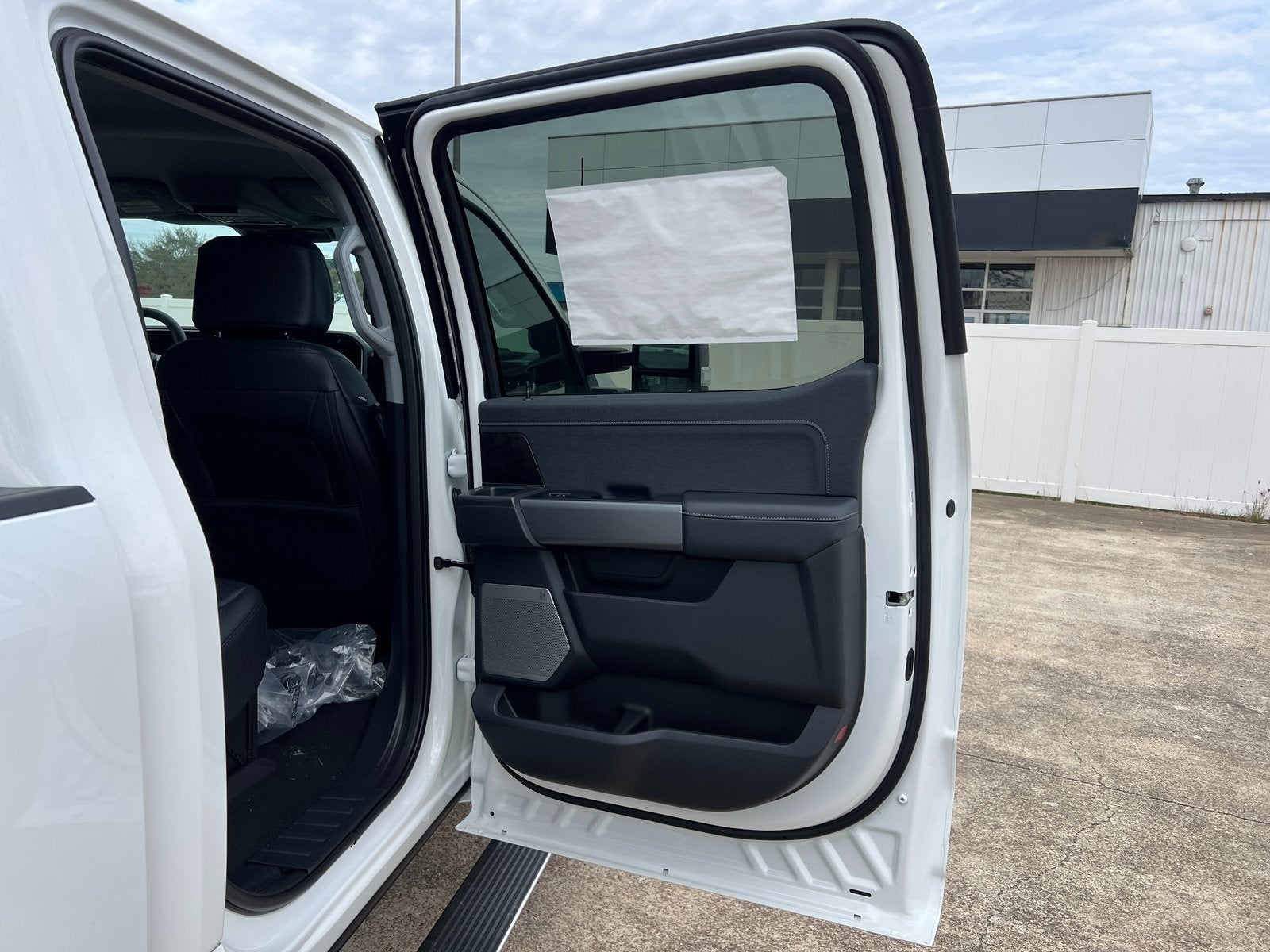 2026 Ford F-350SD Lariat DRW