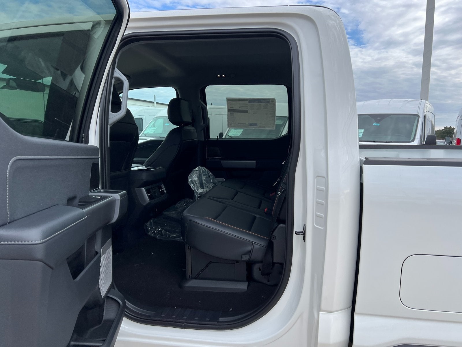 2026 Ford F-350SD Lariat DRW