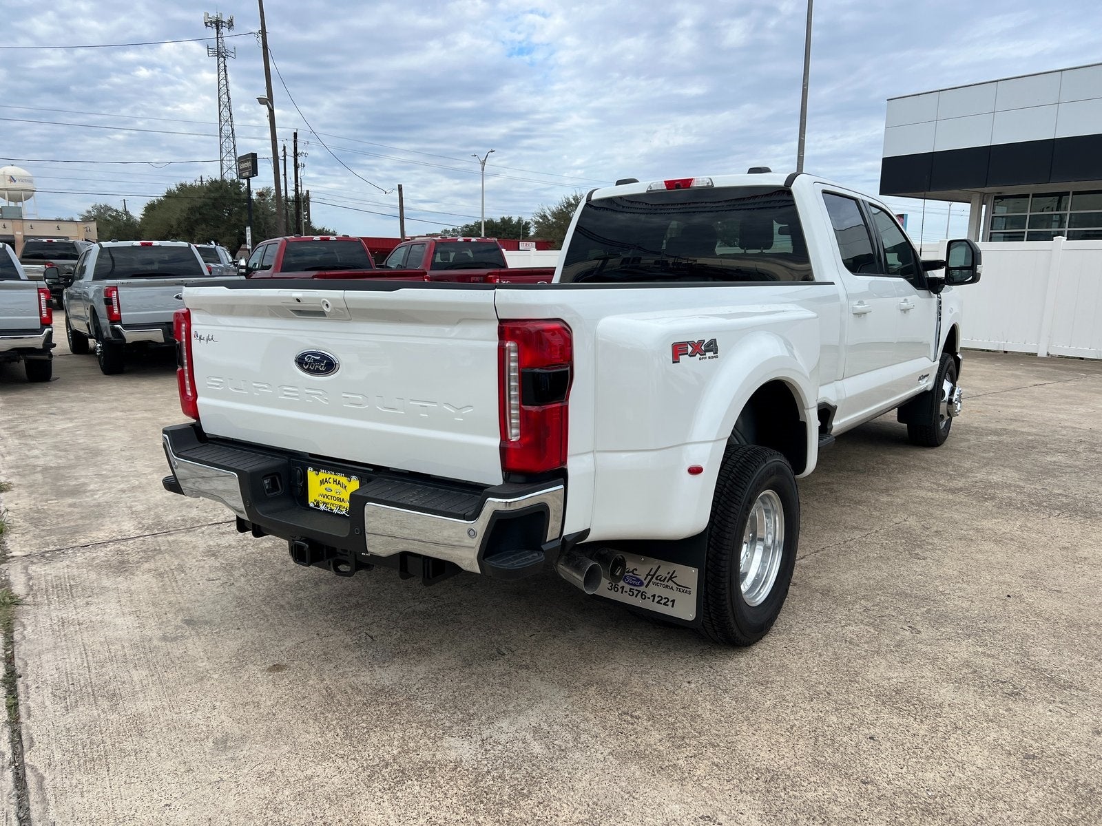 2026 Ford F-350SD Lariat DRW