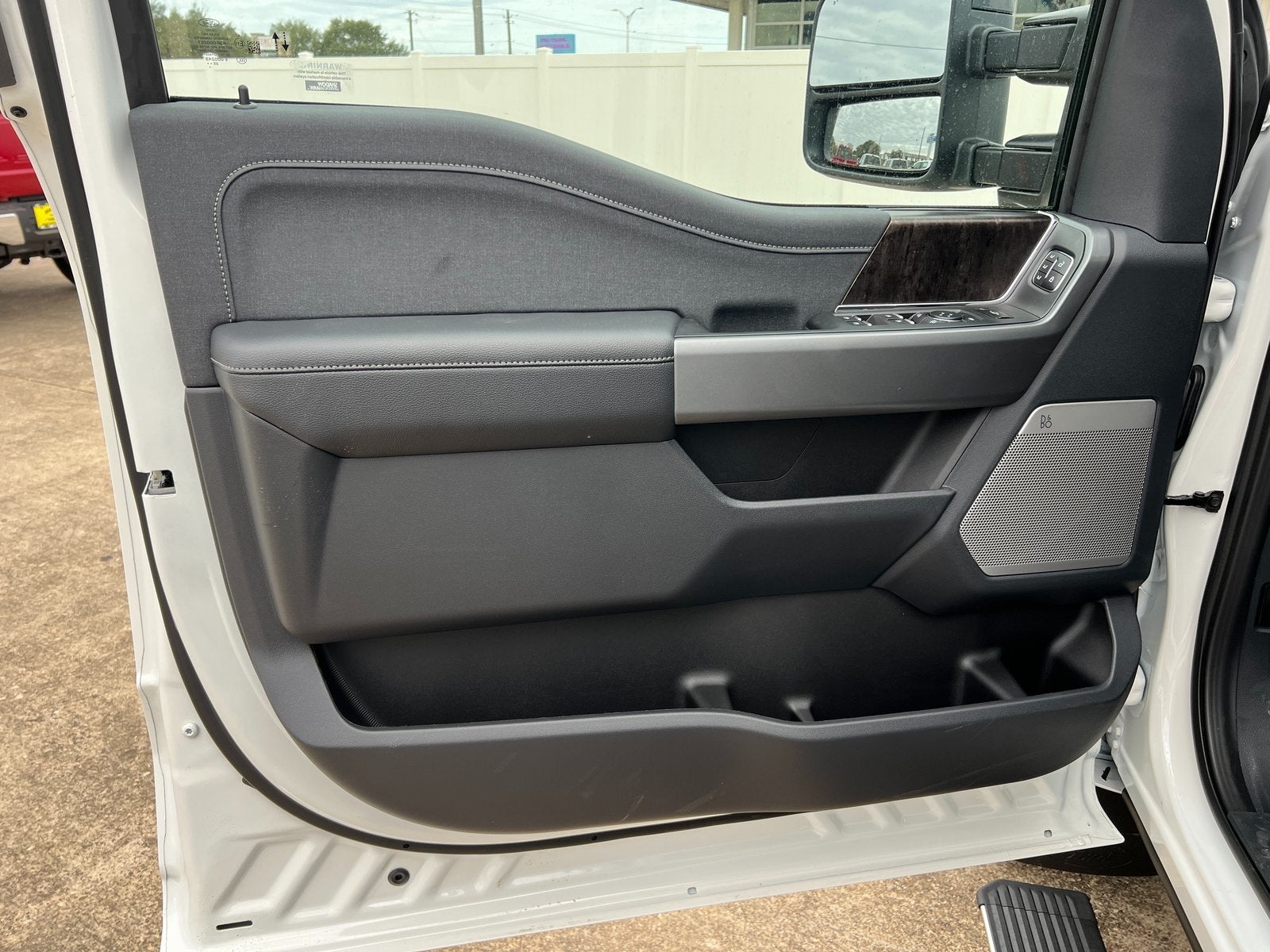 2026 Ford F-350SD Lariat DRW