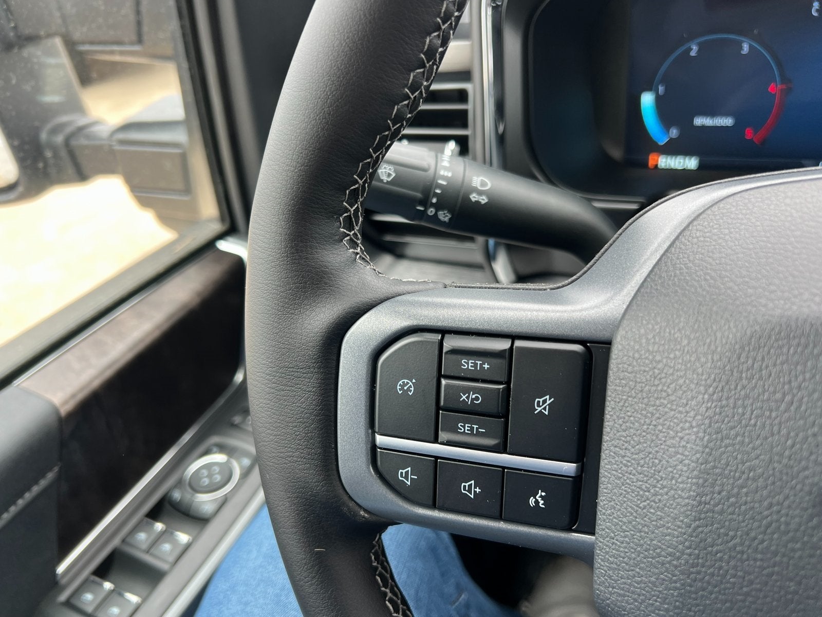 2026 Ford F-350SD Lariat DRW