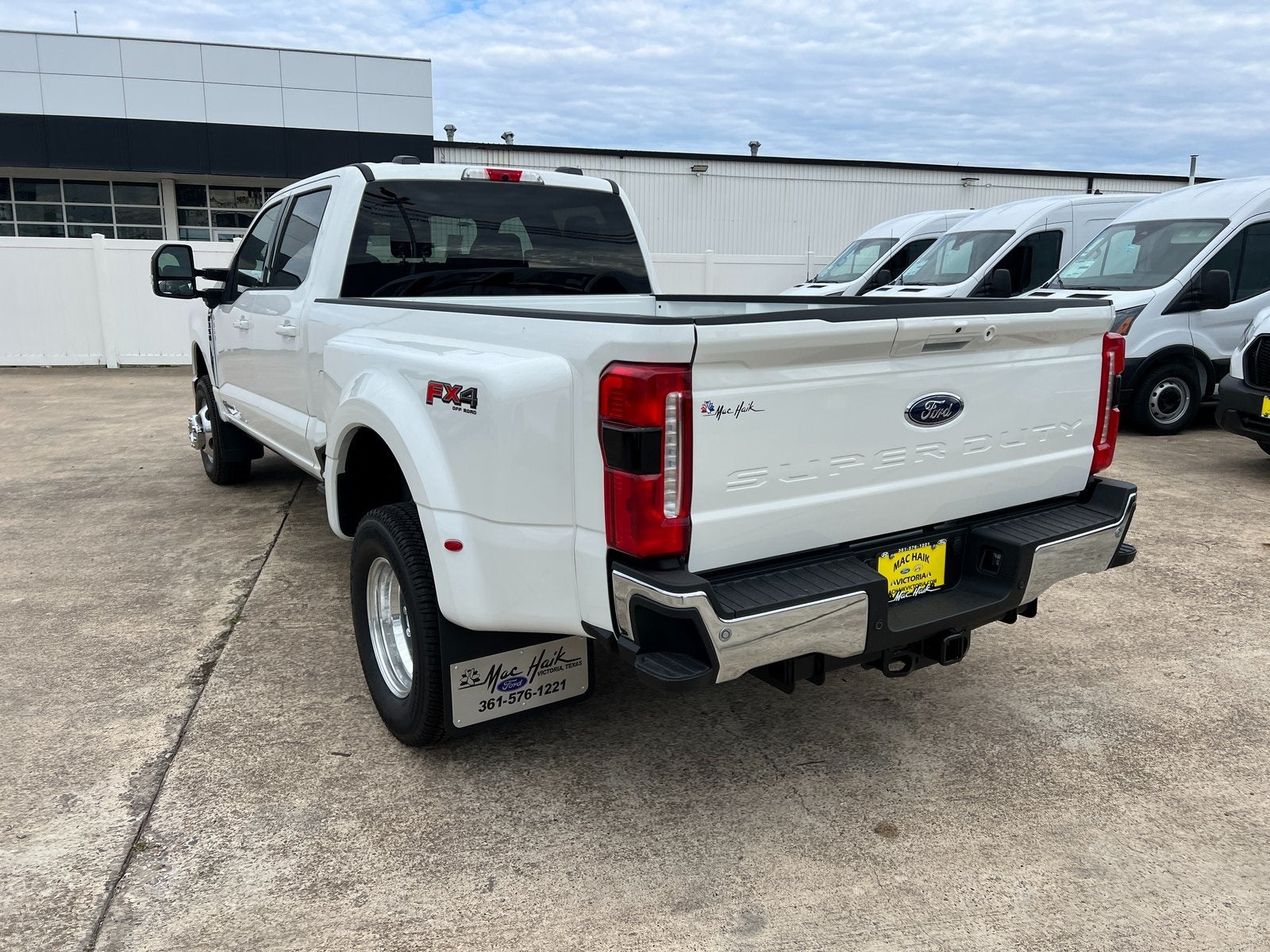 2026 Ford F-350SD Lariat DRW