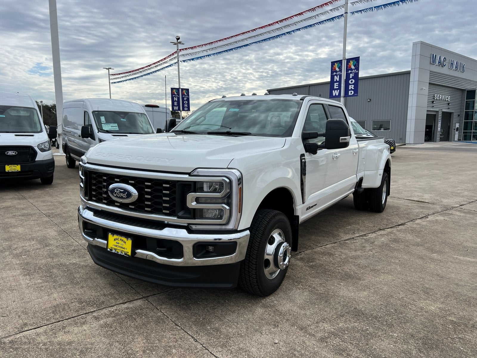 2026 Ford F-350SD Lariat DRW