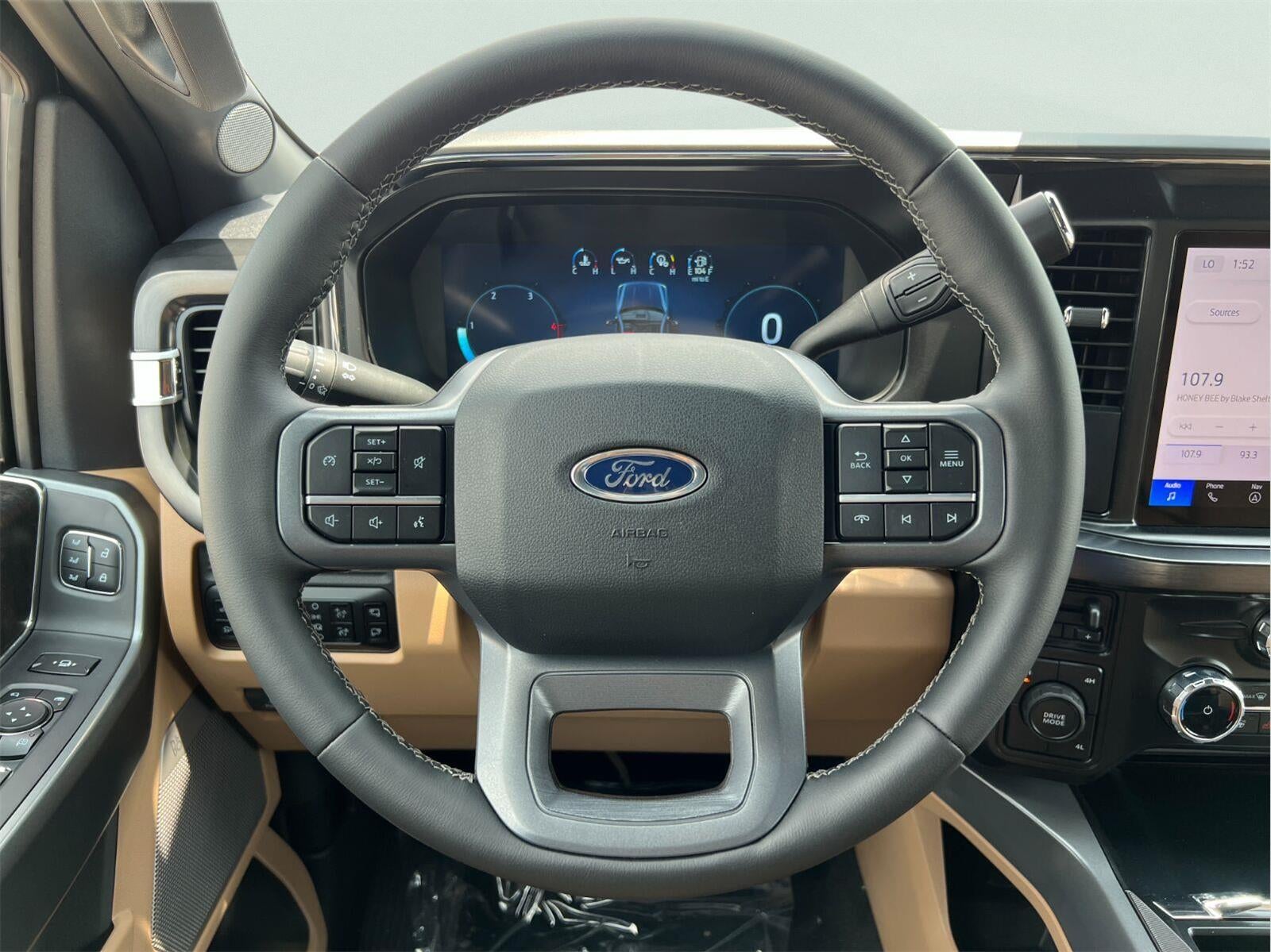 2026 Ford Super Duty F-350 DRW LARIAT