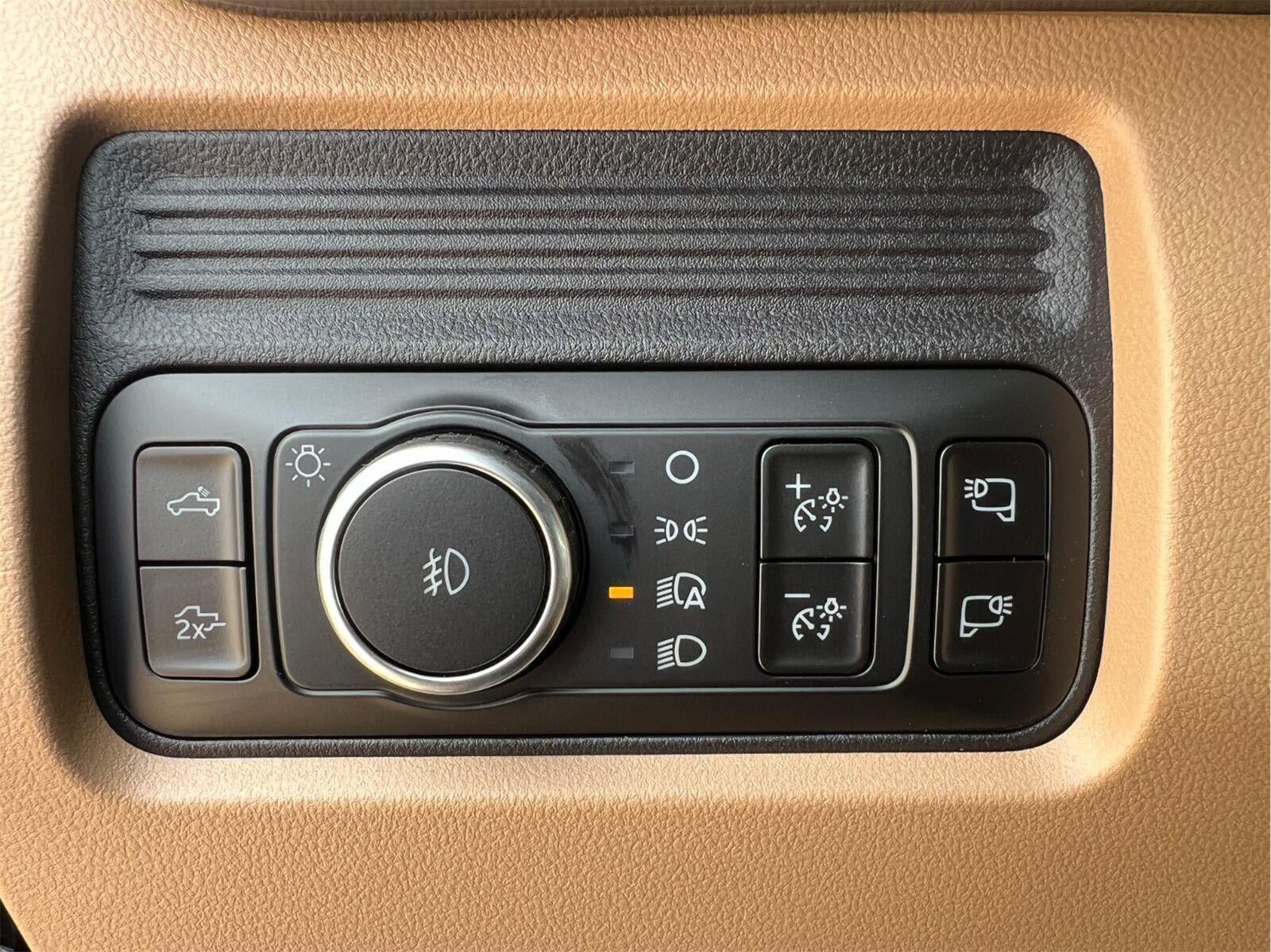 2026 Ford Super Duty F-350 DRW LARIAT