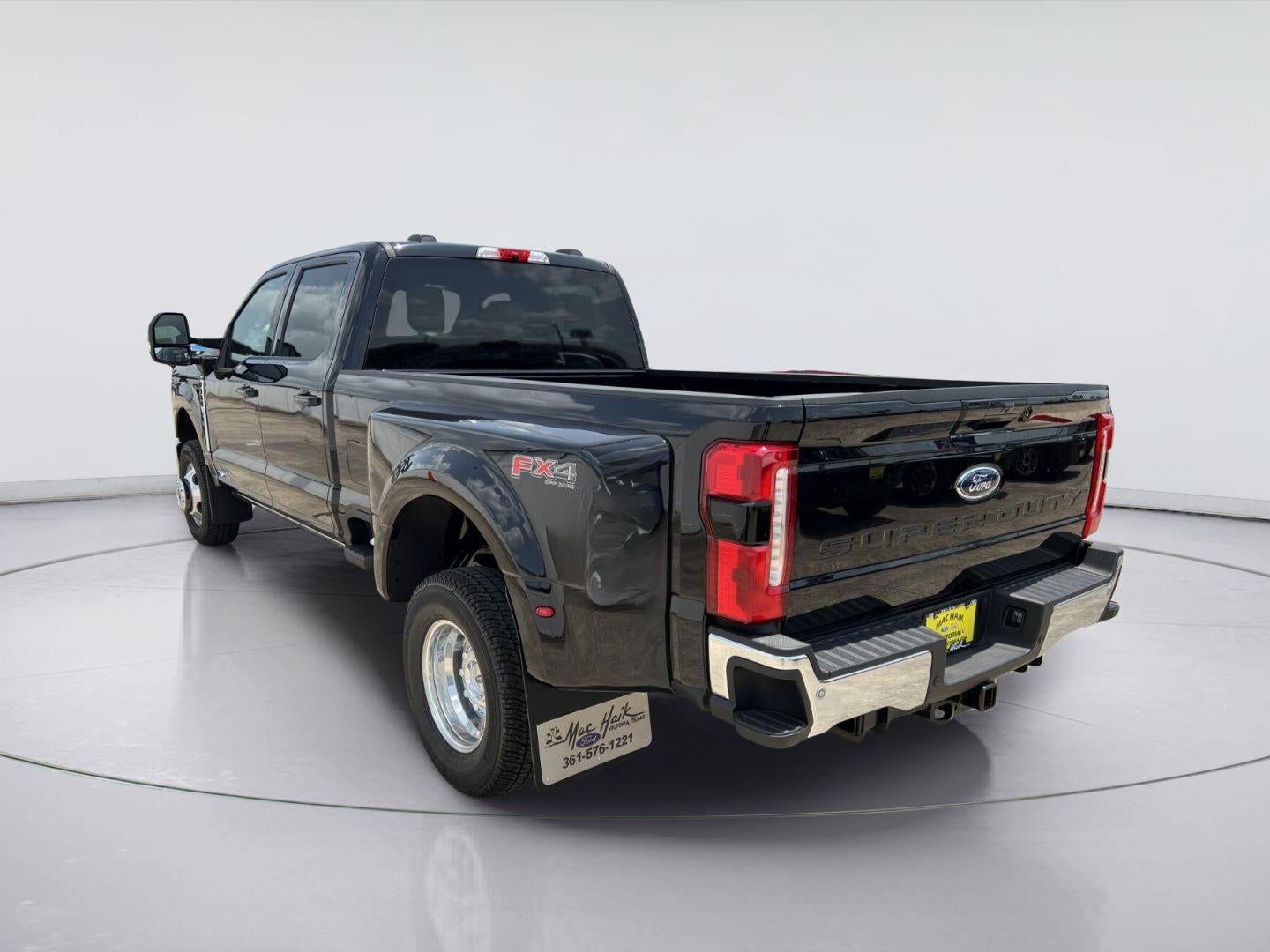 2026 Ford Super Duty F-350 DRW LARIAT