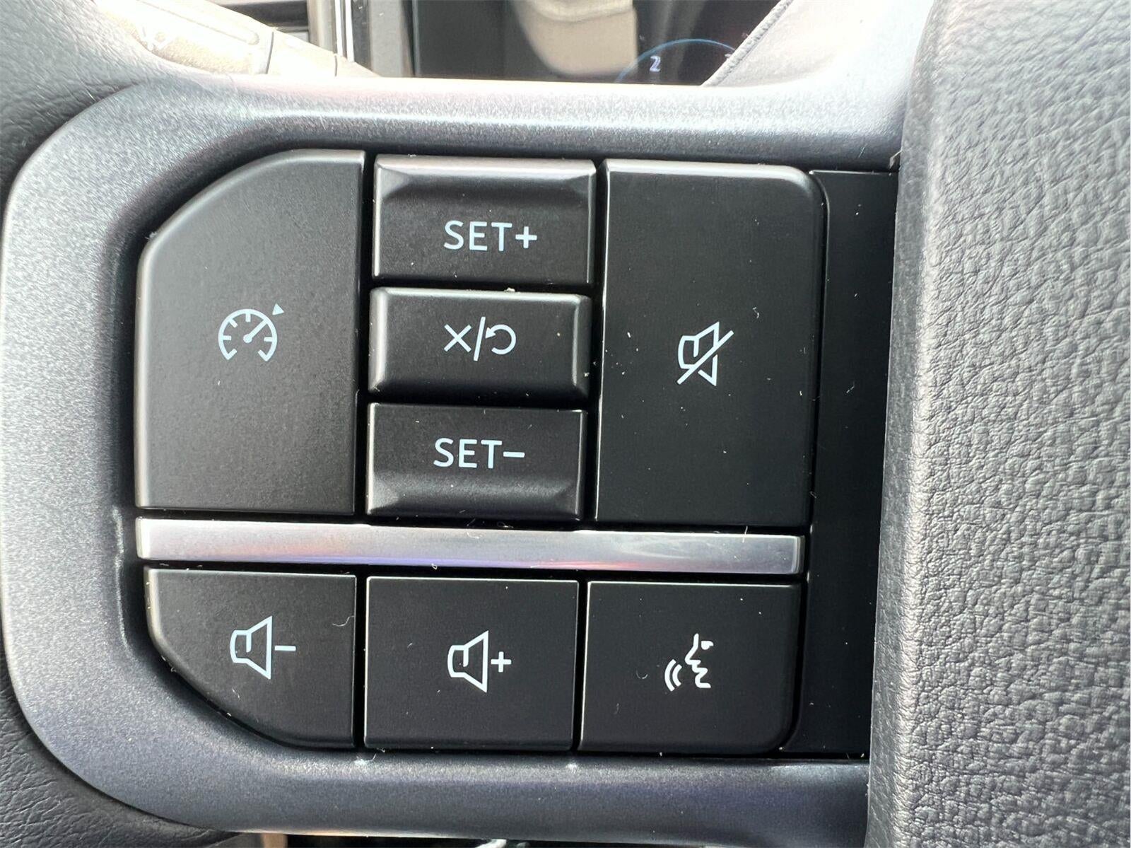 2026 Ford Super Duty F-350 DRW LARIAT