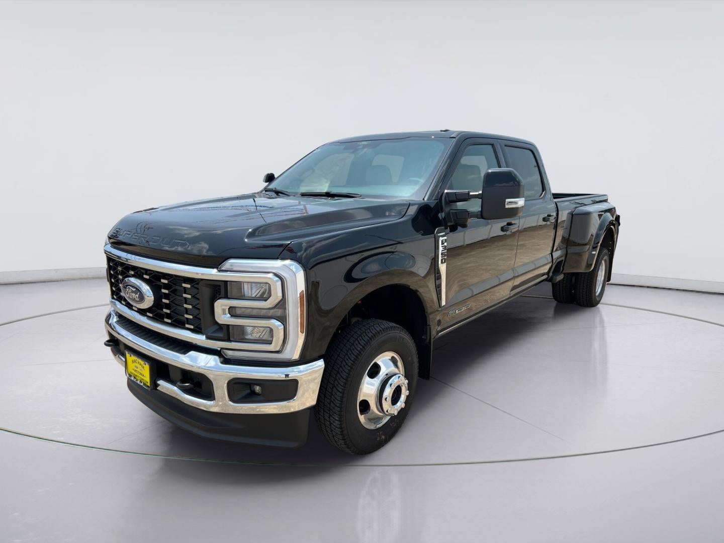 2026 Ford Super Duty F-350 DRW LARIAT