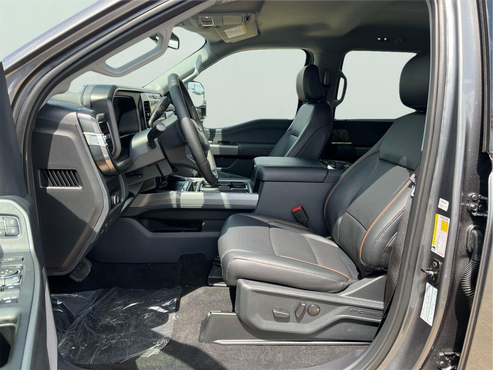 2026 Ford Super Duty F-350 Drw LARIAT