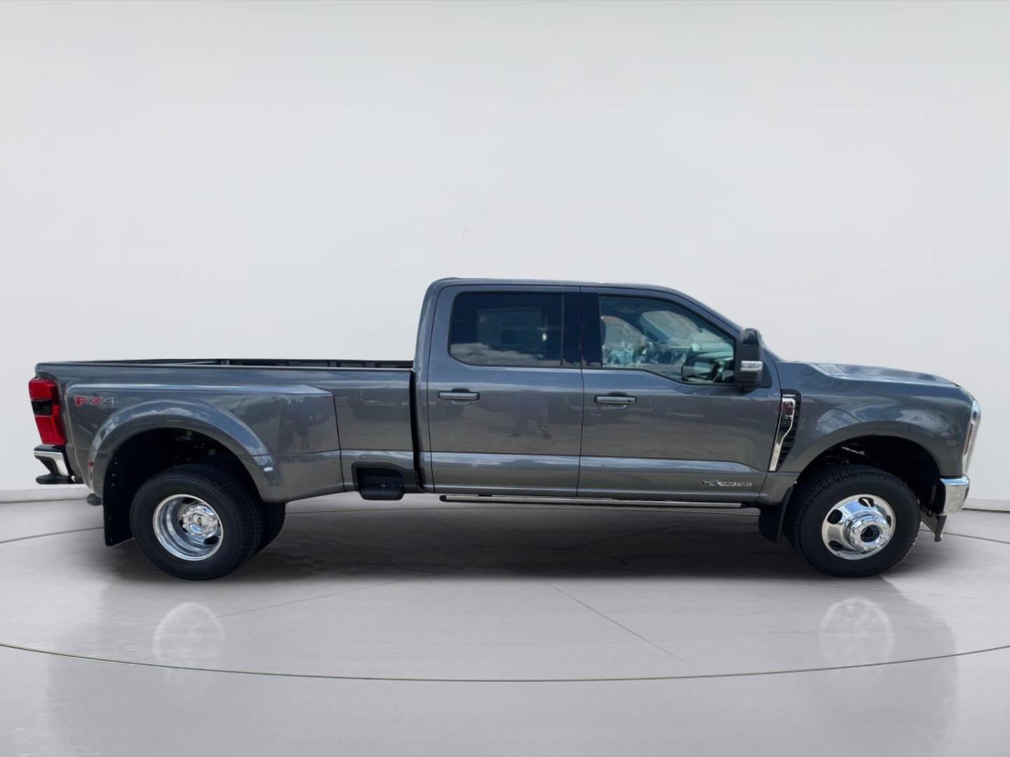 2026 Ford Super Duty F-350 Drw LARIAT