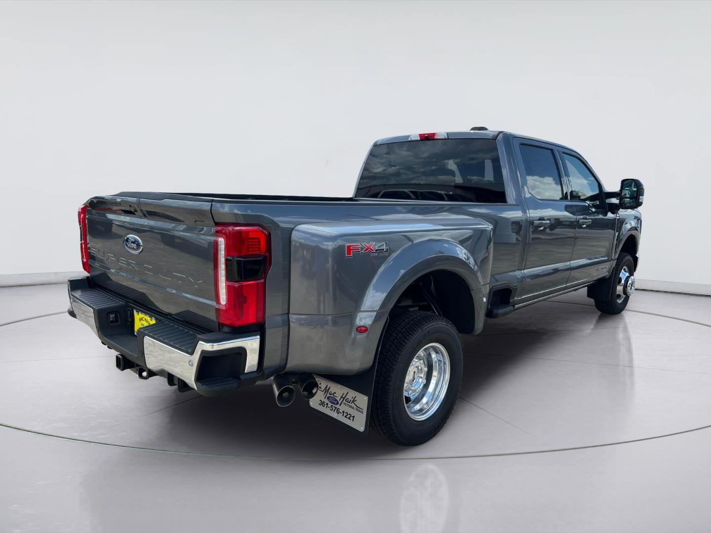 2026 Ford Super Duty F-350 Drw LARIAT