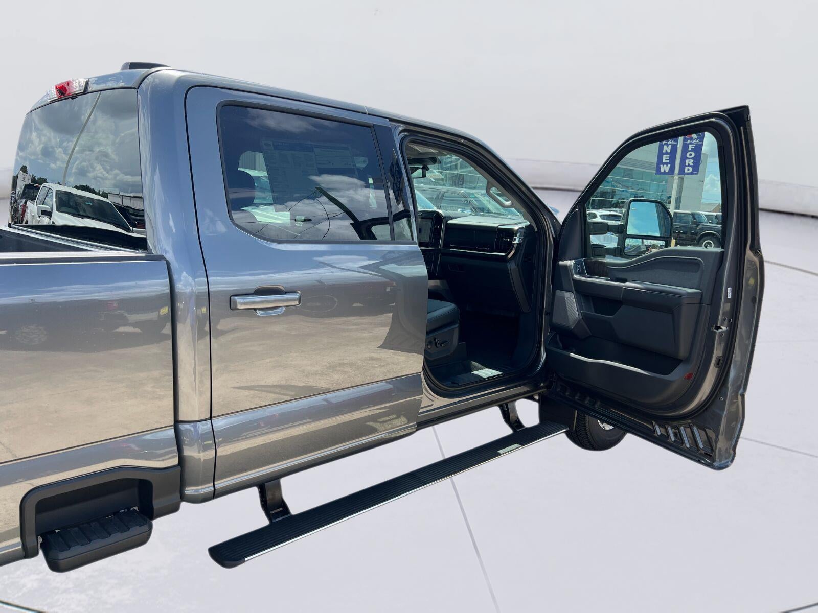 2026 Ford Super Duty F-350 Drw LARIAT