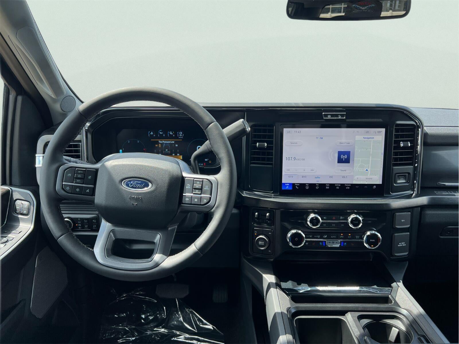 2026 Ford Super Duty F-350 Drw LARIAT